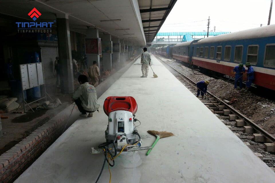 Sơn-sàn-epoxy-tại-ga-hà-nội
