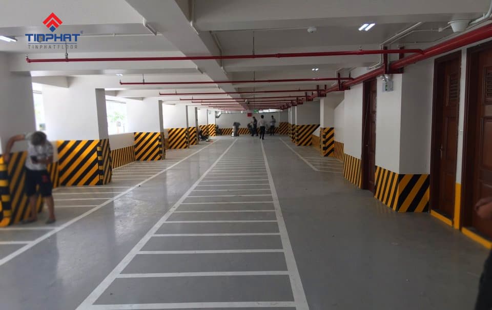 Mặt sàn tầng hầm hoàn thiện