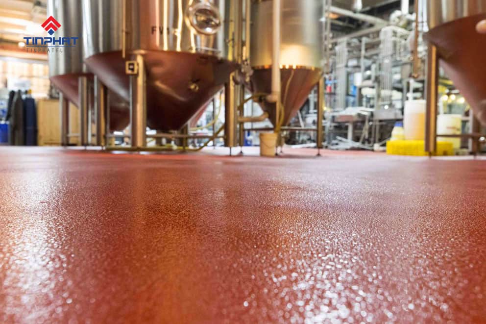 Thi-công-sơn-epoxy-chống-trơn-trượt