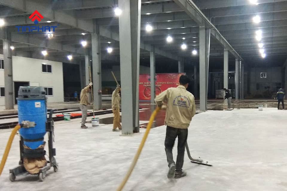 thi-công-tại-nhà-máy-sunhouse
