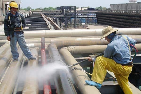 Làm sạch bề mặt kim loại