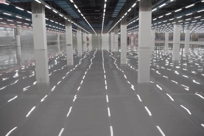 Sơn epoxy có đặc tính bám dính hiệu quả, khô nhanh, dễ vệ sinh