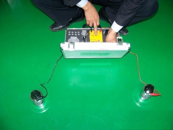 Trước khi thi công sơn chống tĩnh điện cần đo độ ẩm của sàn