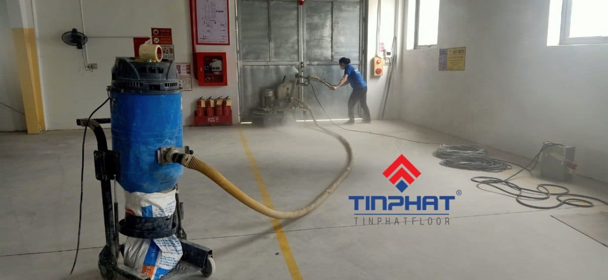 Mài vệ sinh sàn trước khi thi công sơn Epoxy