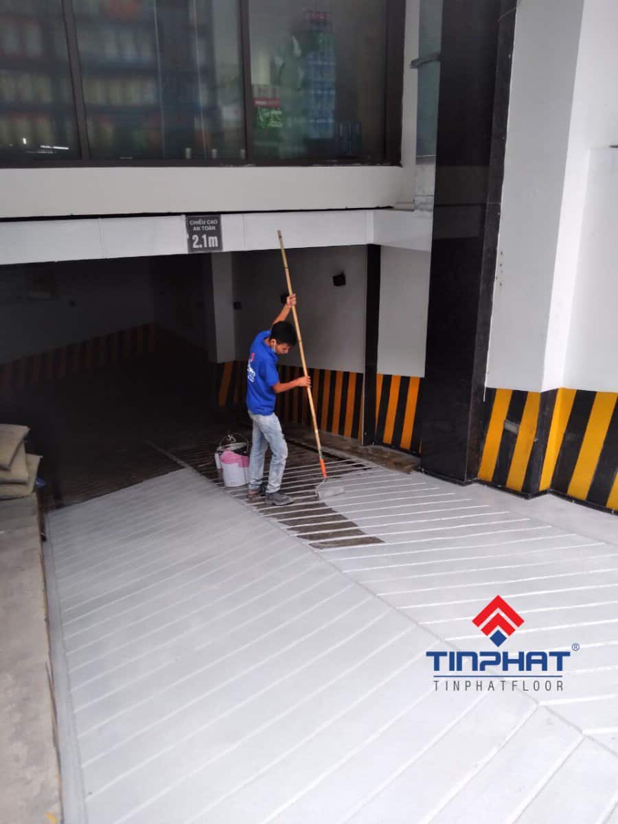 Thi công sơn epoxy chống rượt dốc hầm xe