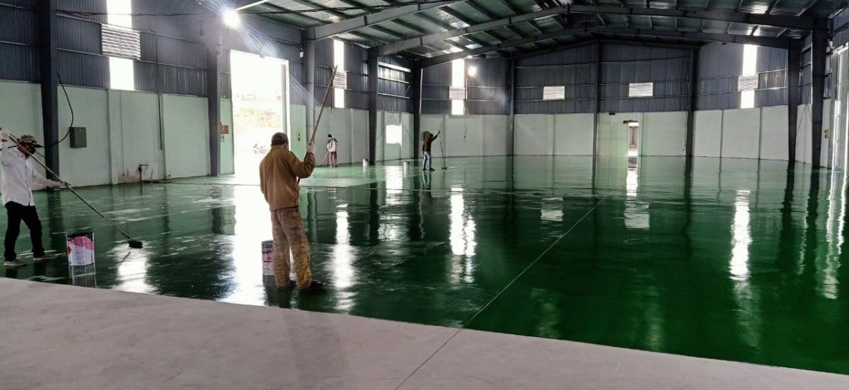 Thi công sơn Epoxy cho bề mặt nhà xưởng có yêu cầu tải trọng