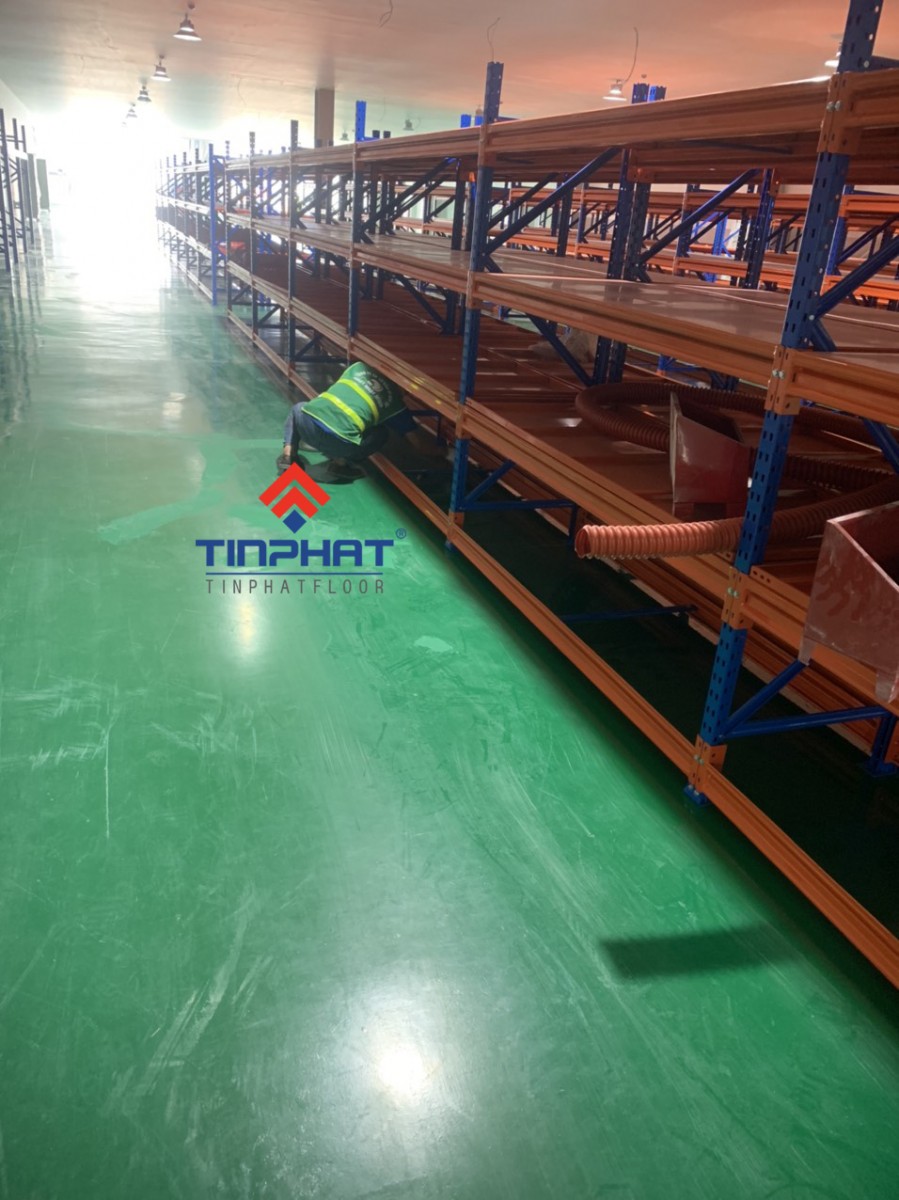 Bề mặt cũ của kho dược trước khi thi công sơn 