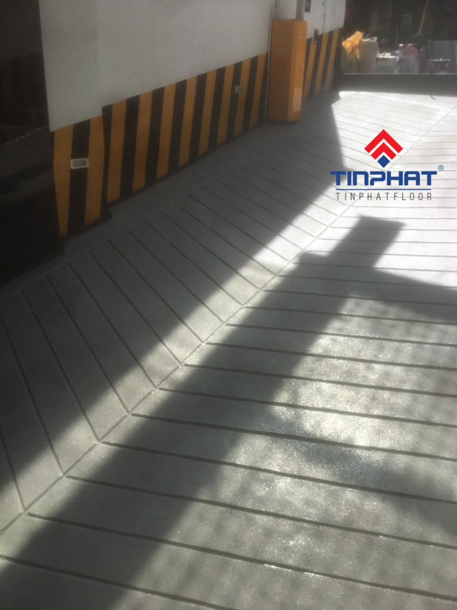 Thi công dốc hầm gửi xe chống trơn trượt