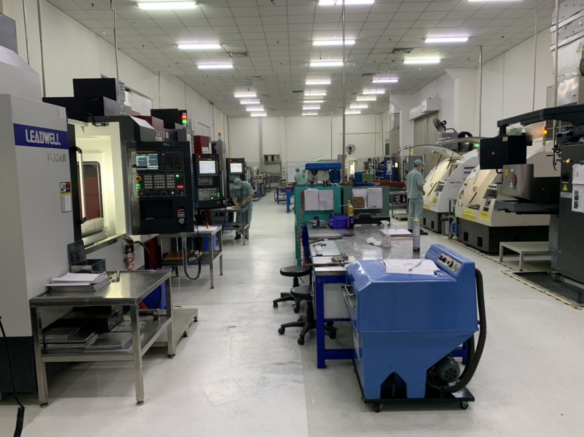 Bề mặt sàn trước khi thi công sơn lót chống thấm