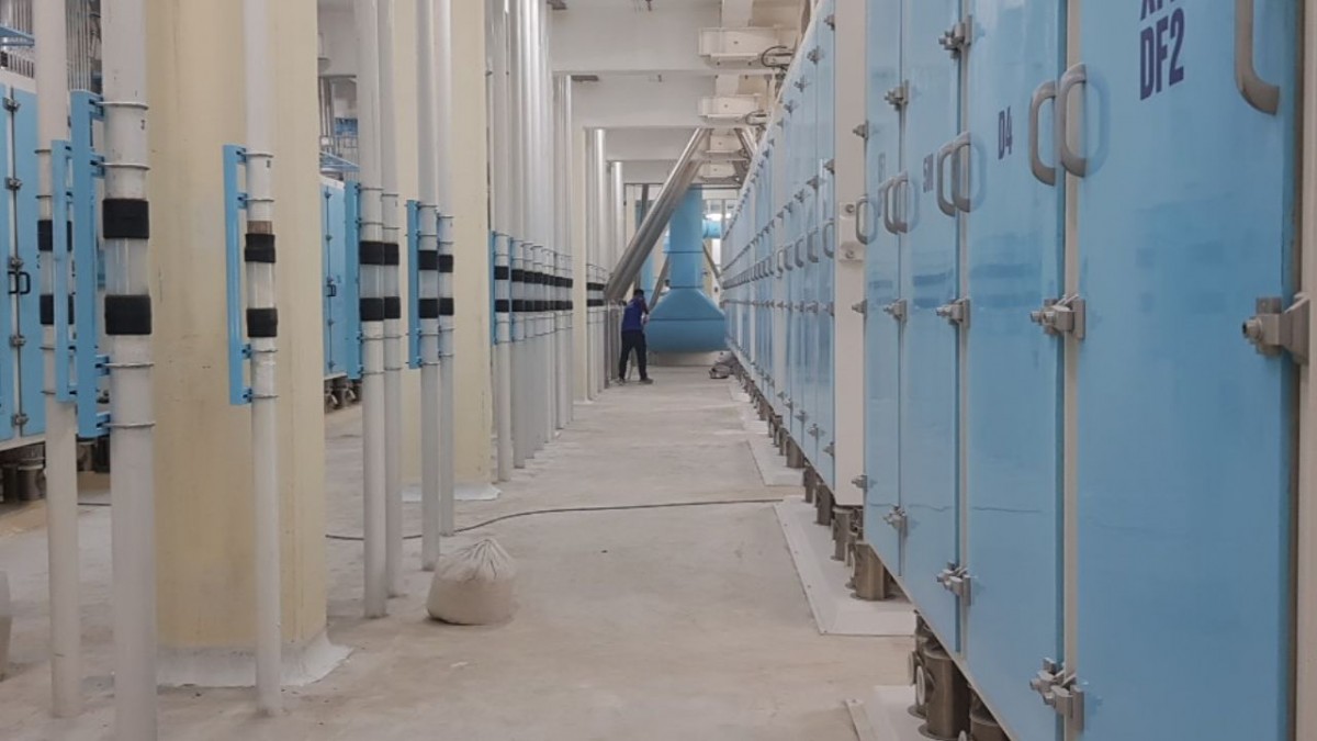 Vệ sinh sàn trước khi thi công