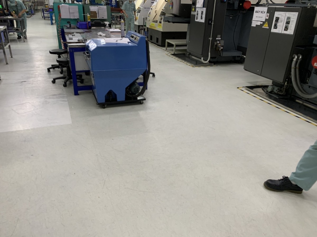 Một trong số các ưu điểm của dòng sơn Epoxy chính là khả năng vệ sinh dễ dàng và sạch sẽ.