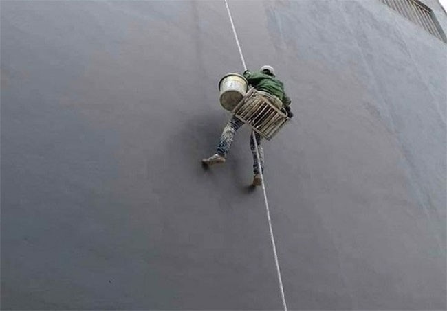 Dùng keo chống thấm cho tường