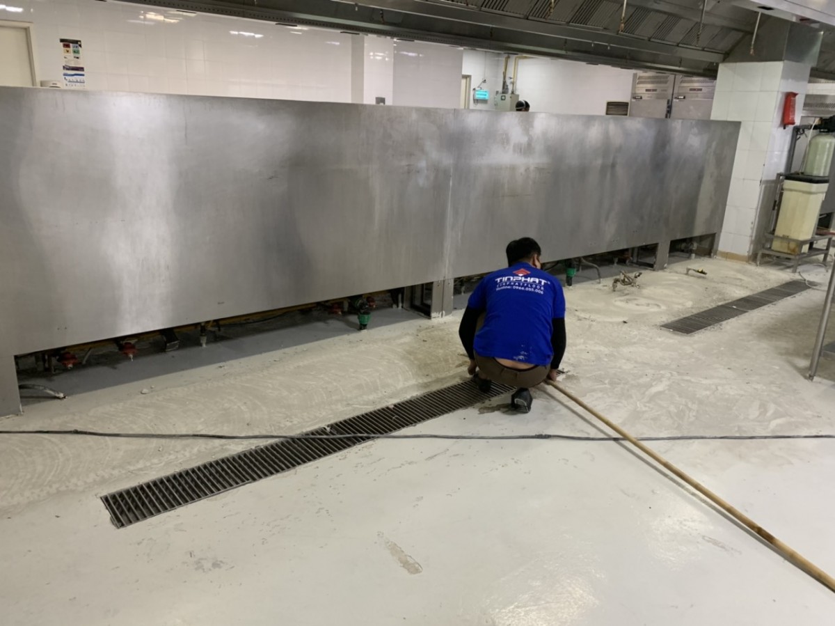 Xử lý bề mặt sàn trước khi thi công