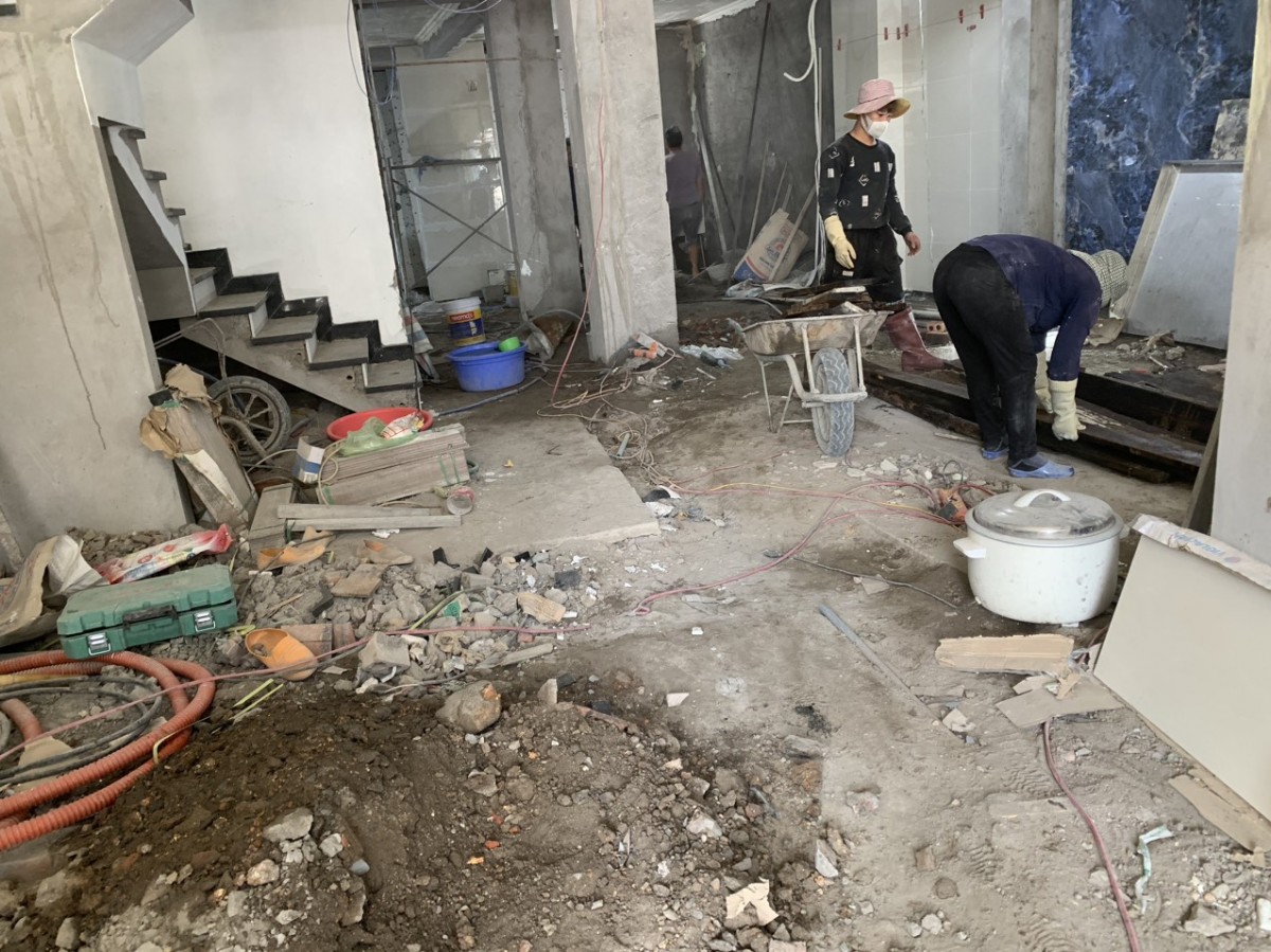 xử lý bề mặt trước khi thi công sơn Epoxy