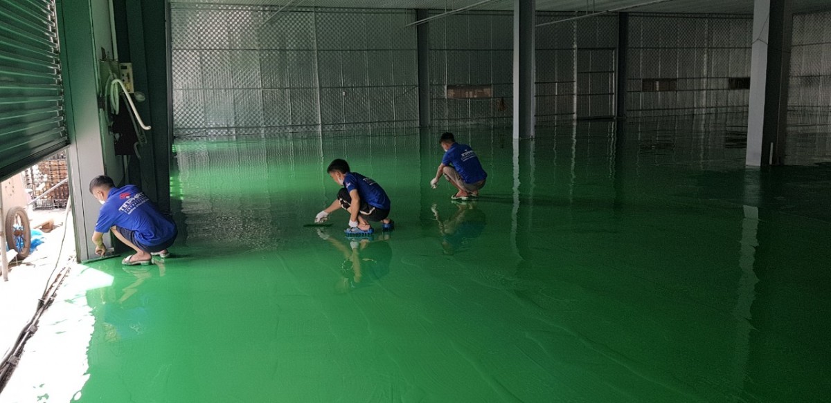 bao-gia-son-epoxy-tu-san-phang-thi-cong-son-san-epoxy-tu-san-phang