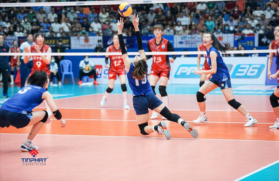 sân bóng chuyền quốc tế