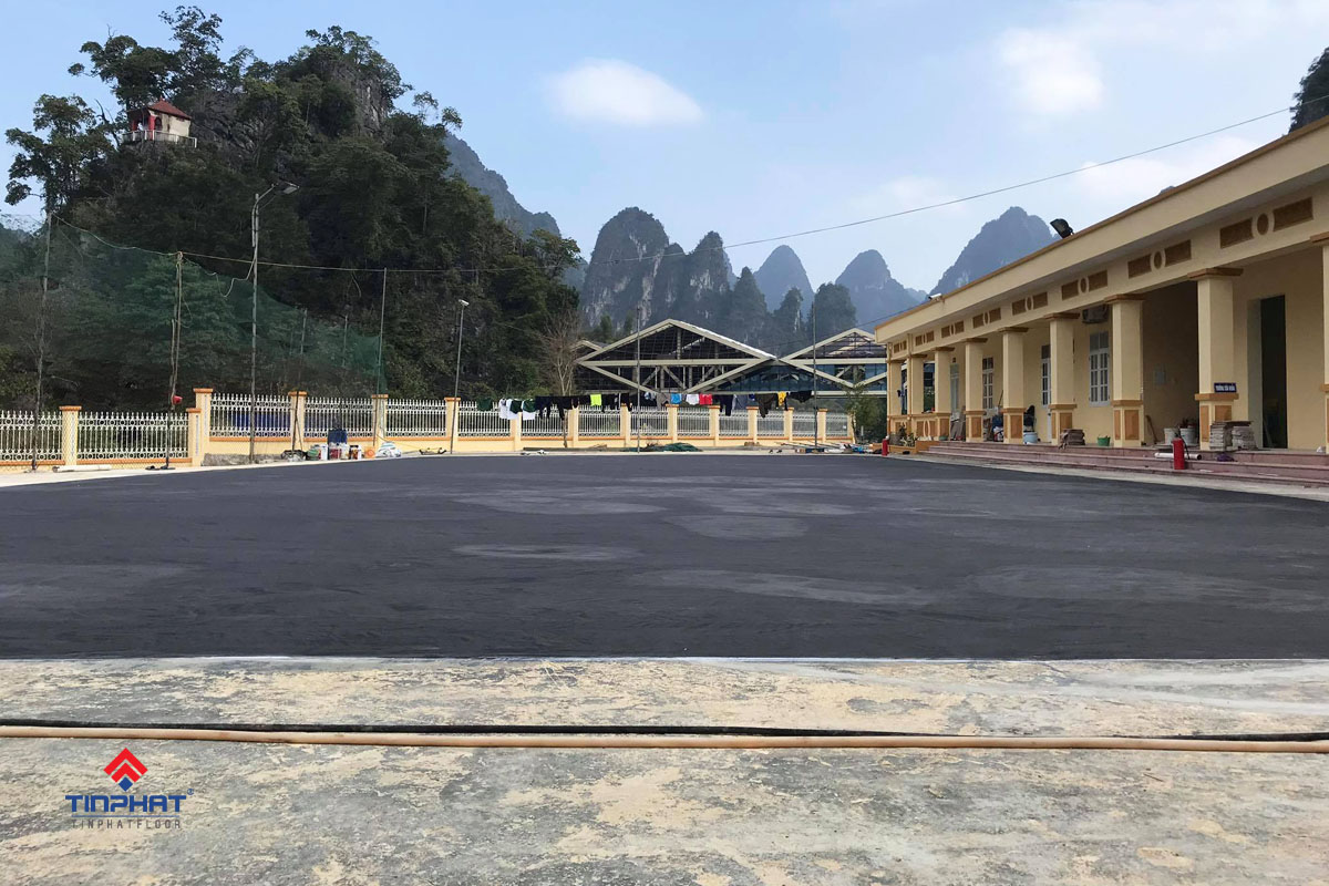 thi công hạ nền sân tennis