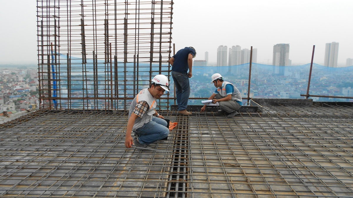 Trước khi đổ bê tông sàn