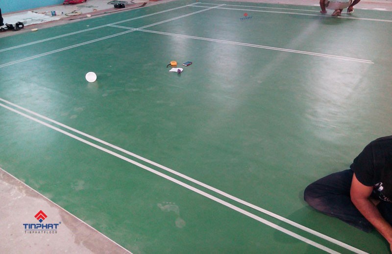 Kẻ vạch sân cầu lông