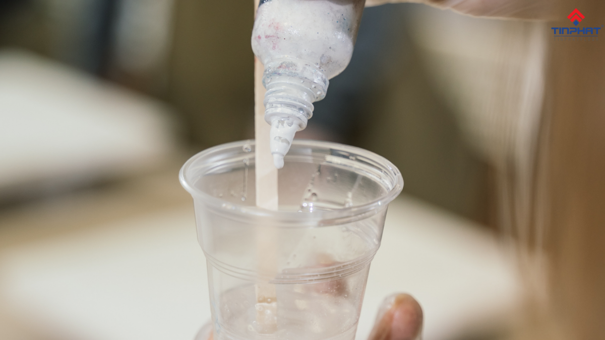 keo-epoxy-trong-suot