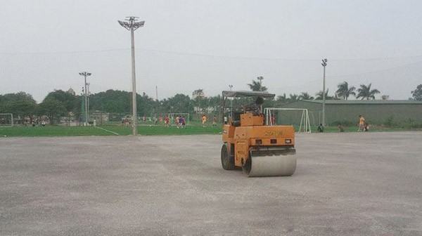 Thi công sân bóng cỏ nhân tạo
