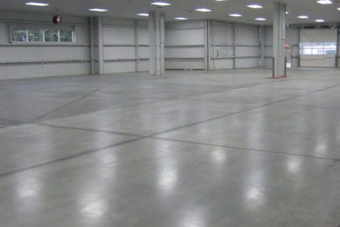 quy-trinh-thi-cong-san-epoxy-gia-be-tong-cho-quan-ca-phe-chi-tie