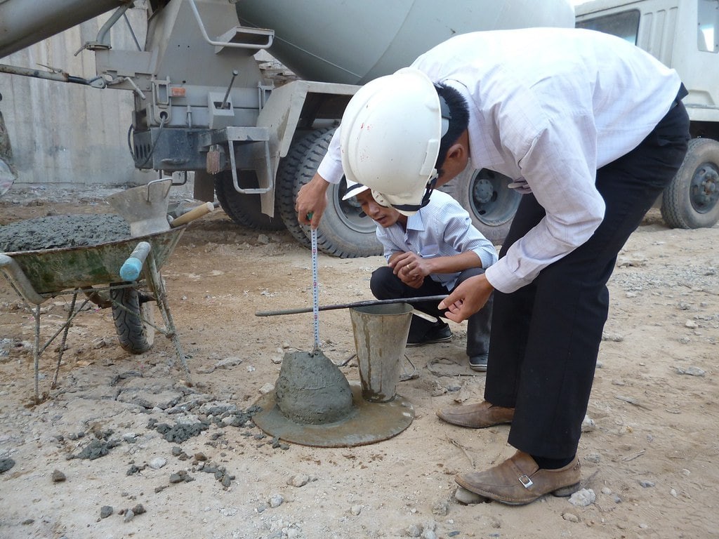 do-sut-be-tong-la-gi