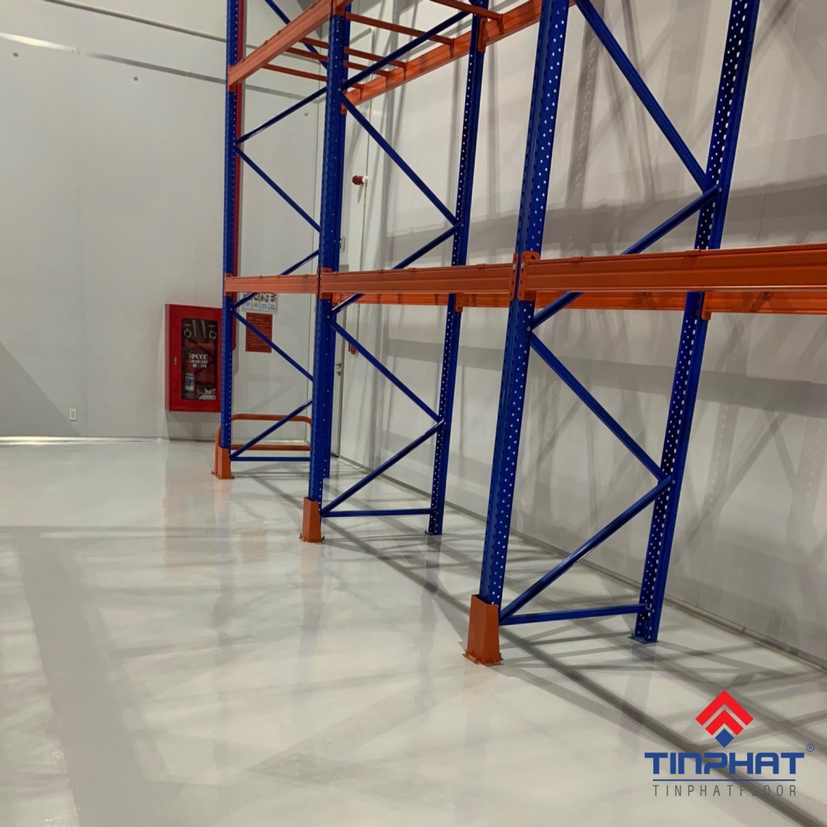 thi-cong-son-san-pu-kho-lanh