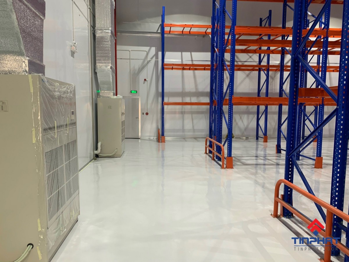 thi-cong-son-san-pu-kho-lanh