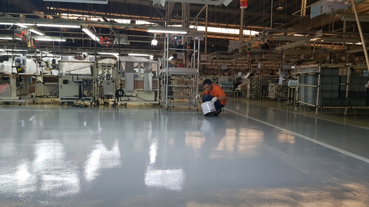 vua-epoxy-khac-gi-so-voi-vua-thong-thuong