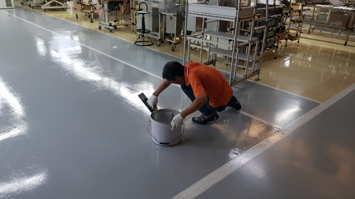 vua-epoxy-khac-gi-so-voi-vua-thong-thuong