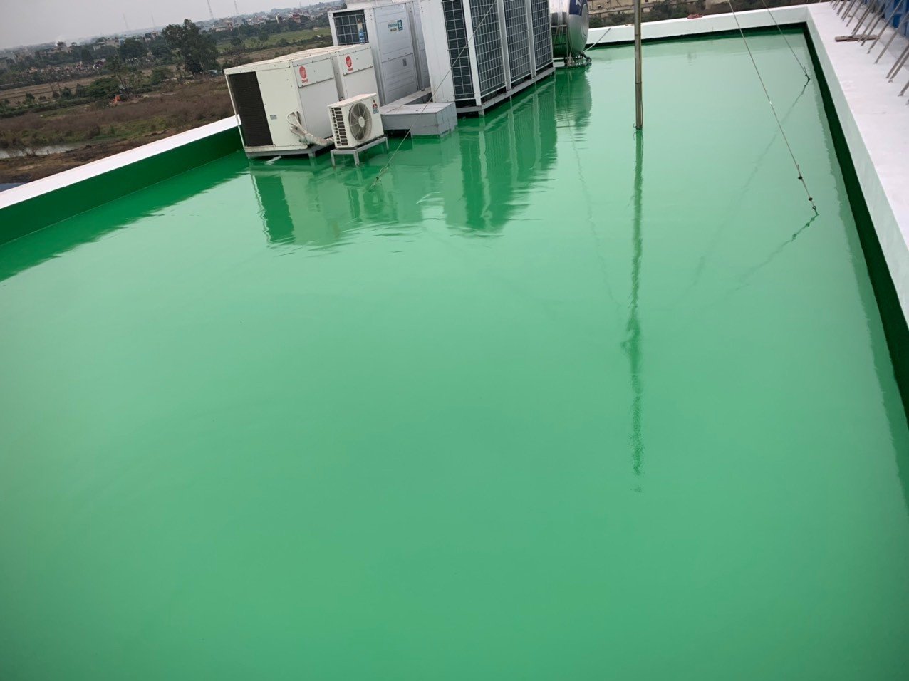 chong-tham-san-thuong-bang-son-epoxy-2