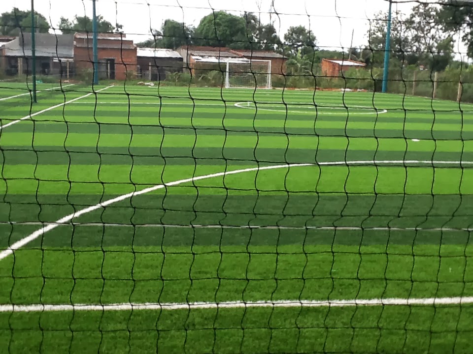 chi phí làm sân cỏ nhân tạo là bao nhiêu