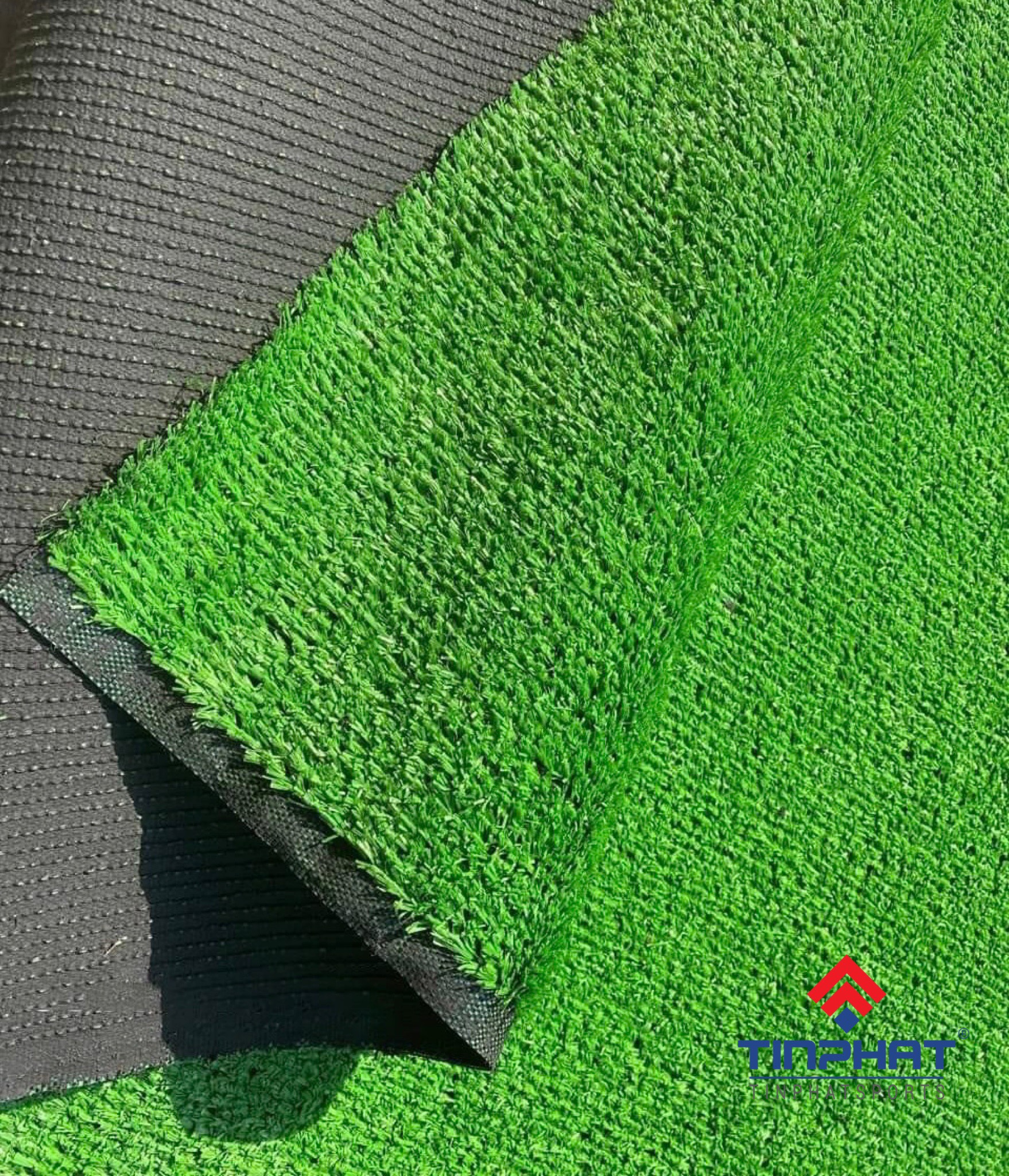 chi phí làm sân cỏ nhân tạo là bao nhiêu