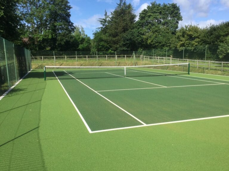 Sân tennis mặt cỏ