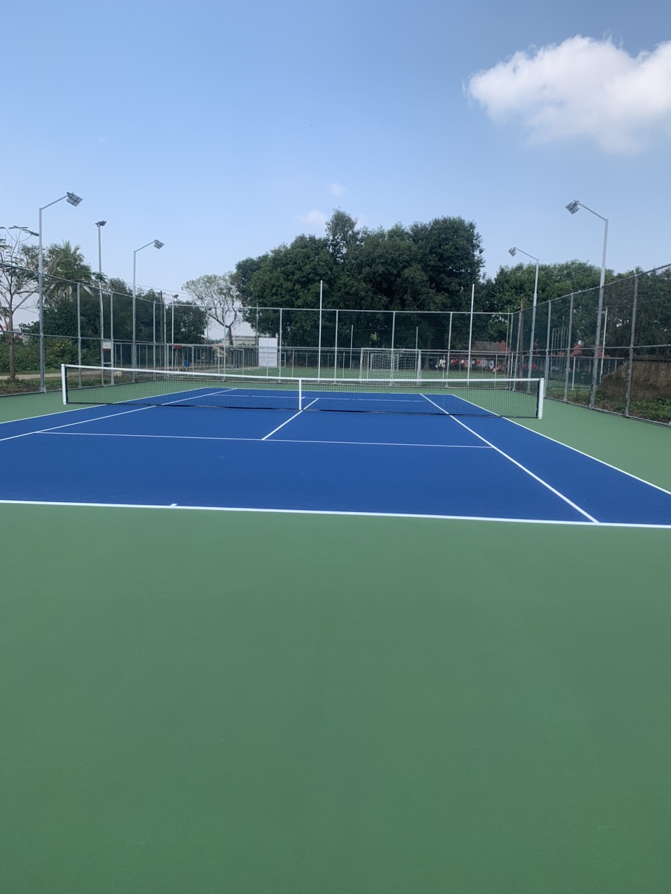 báo giá sơn phủ mặt sân tennis