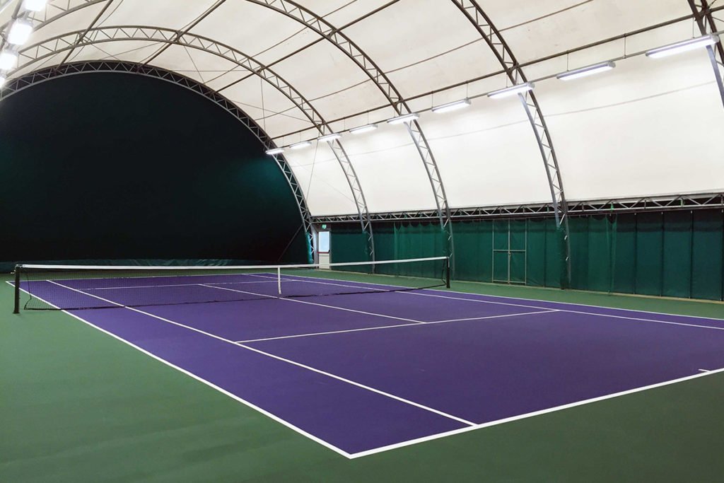 sân tennis mái che