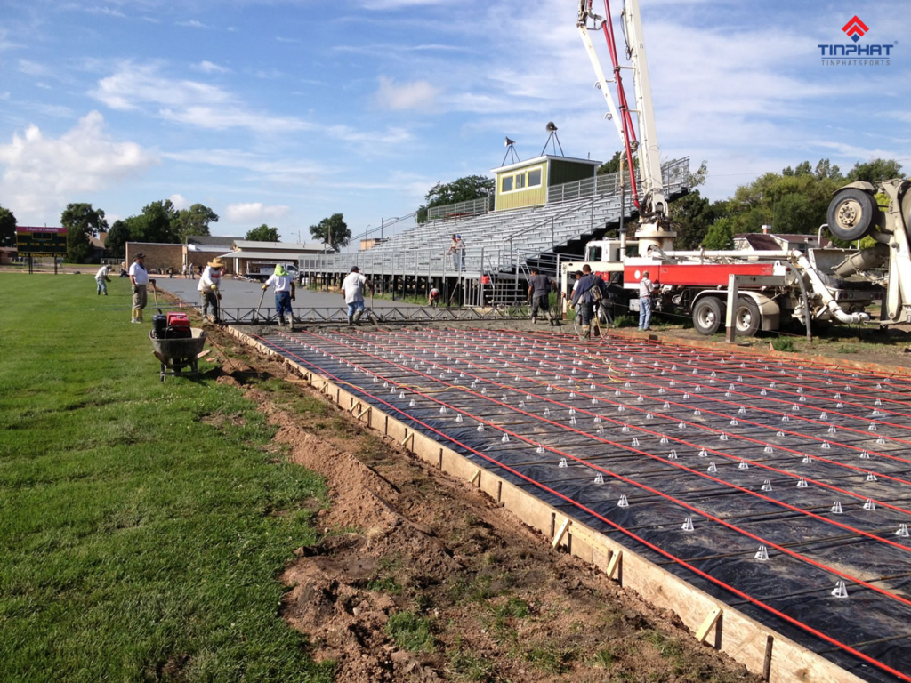 đường chạy điền kinh dài bao nhiêu