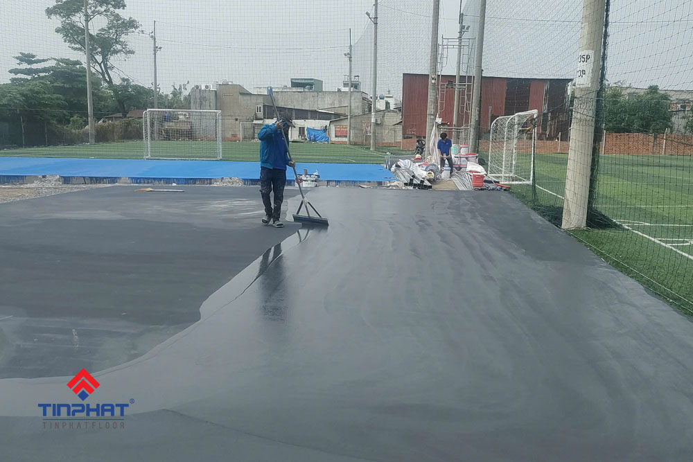 THi công sơn lớp đệm đen