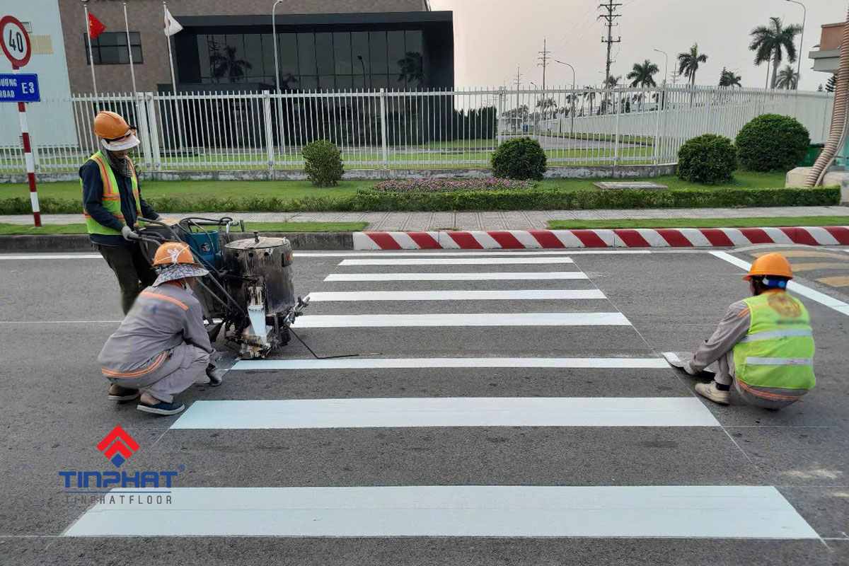 Thi công sơn kẻ vạch đường